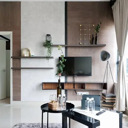 Stylish & Cozy 2Br Apt At Arte Plus, Free Parking